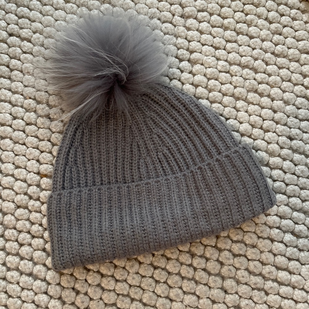 NWOT Marc Jacobs Ribbed Pom Pom beanie